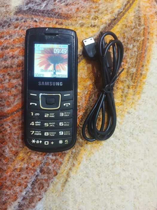 Продам телефон самсунг