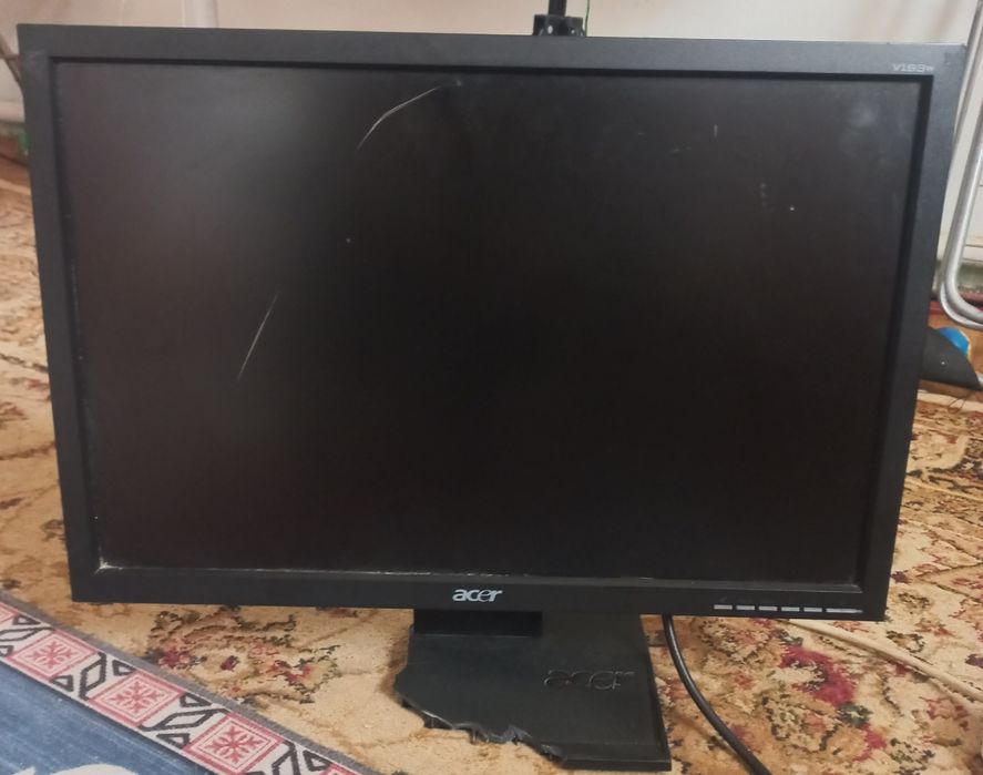 продам монитор срочно