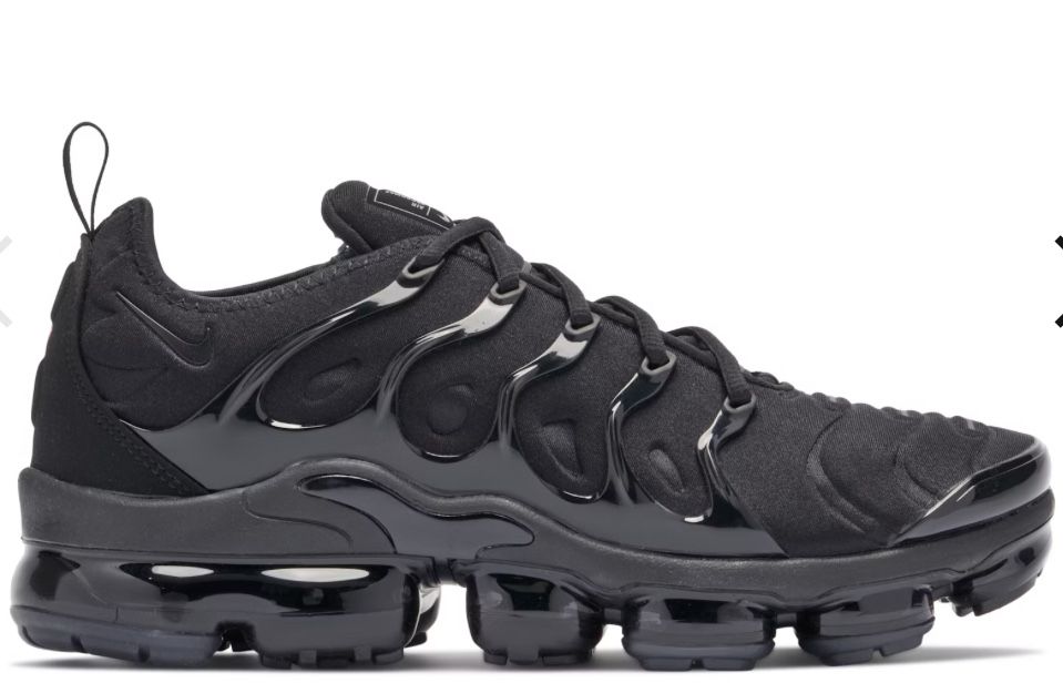 Продавам Triple Black AIR VAPORMAX PLUS