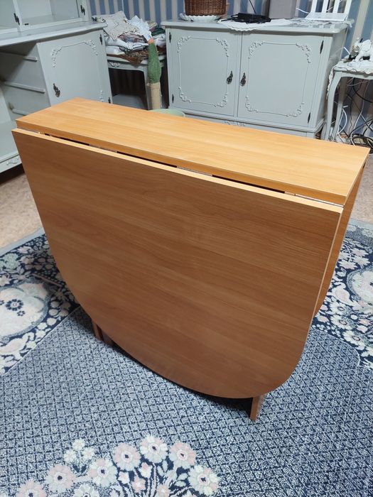 Продам стол книжка