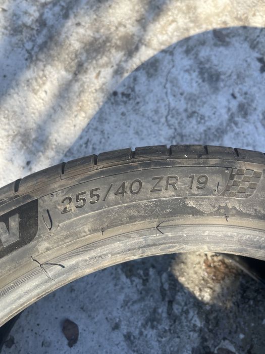 Летни гуми 255/40/19