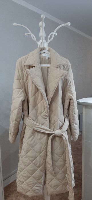 Пальто-тренч супер легкое.