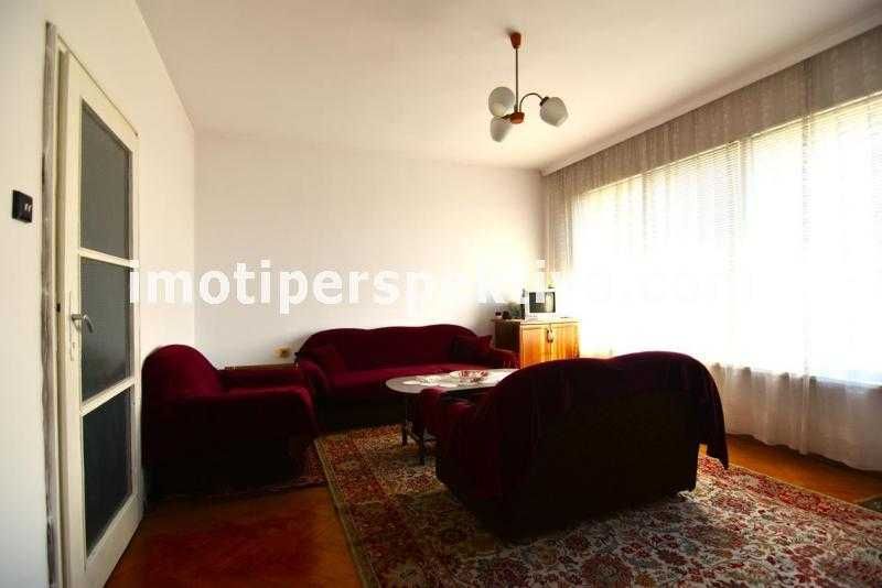 Продава се Тристаен апартамент в Пловдив, Кючук Париж - 85 кв.м за 720 €/кв.м - Снимка #4