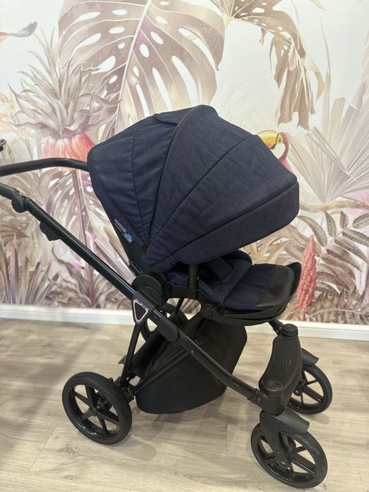 Продам детскую коляску Adamex Gallo