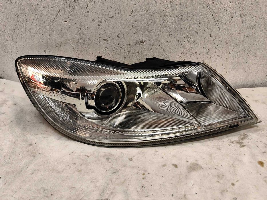 Оригинален фар Шкода Октавия  Skoda Octavia Bixenon