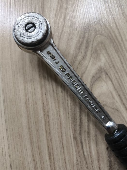 Тресчотки и въртоци  3/8