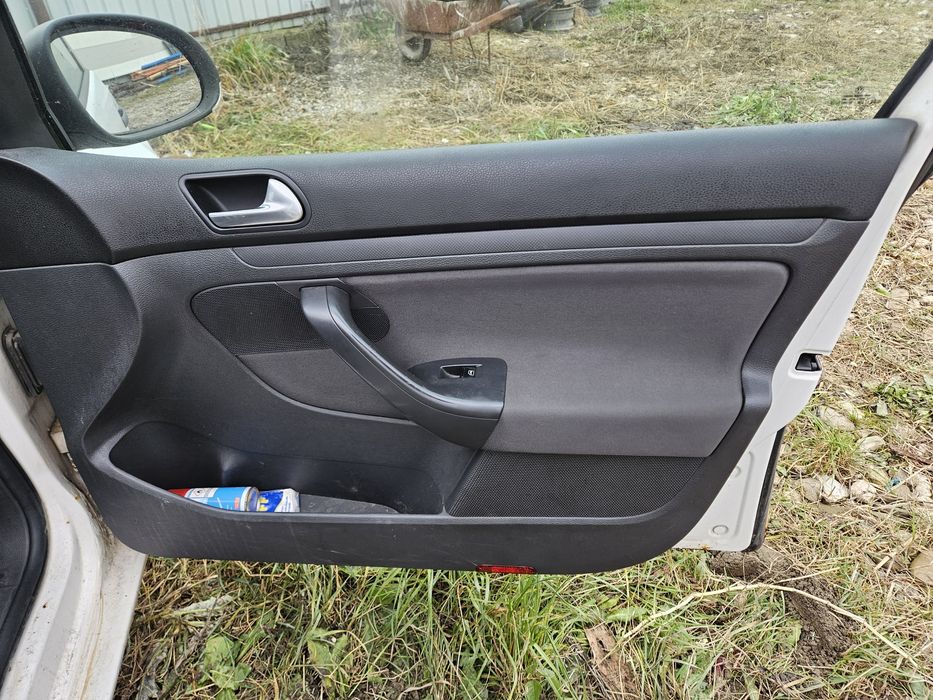 Interior Golf 5 , plansa bord, centuri siguranță