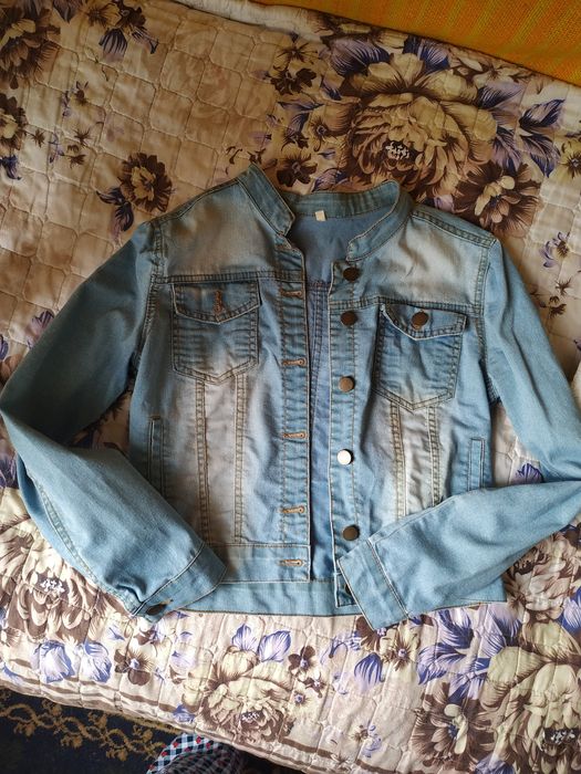 Джинсовки по 100 т в отличном состоянии