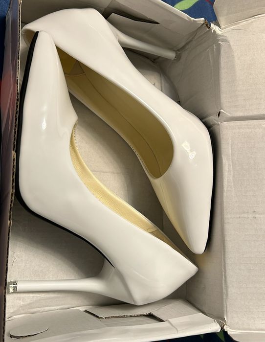 Продам новые туфли