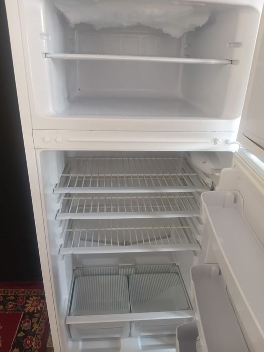 Холодильник в хорошем состоянии