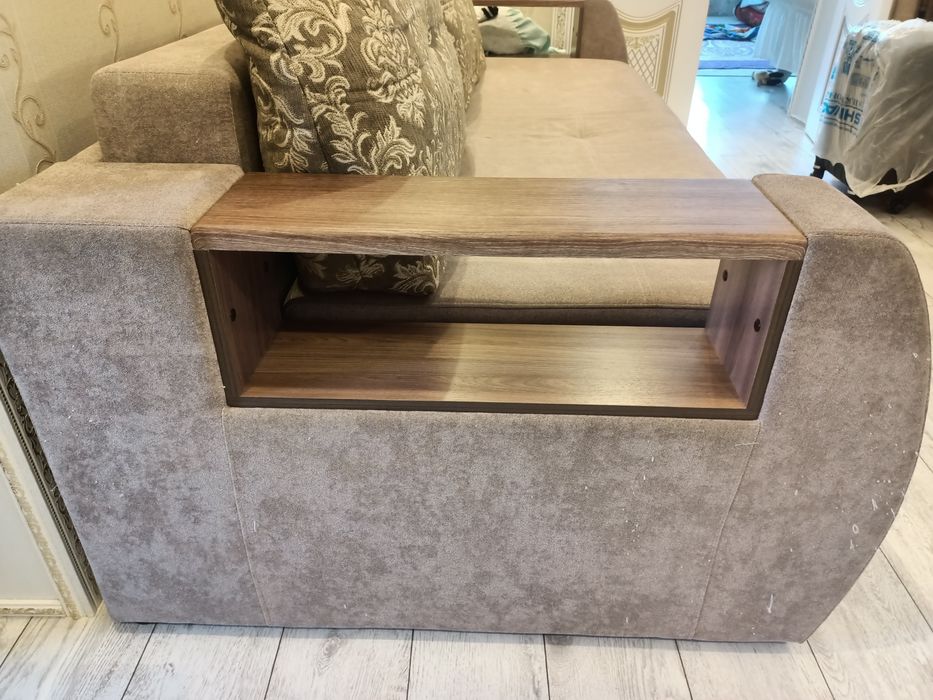 Продам диван в хорошем состояние