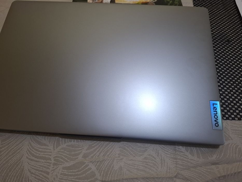Лаптоп LENOVO IdeaPad Slim 3 15IAH8 83ER001NBM 15.6 ",