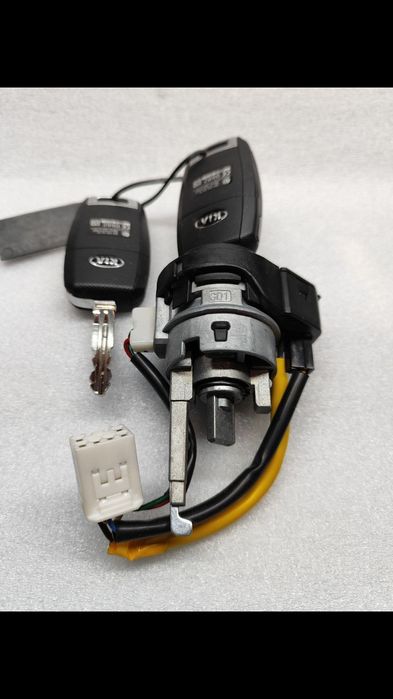 Продается новый замок от KIA с ключами.Эмблема,шильдик от KIA.Антенна.