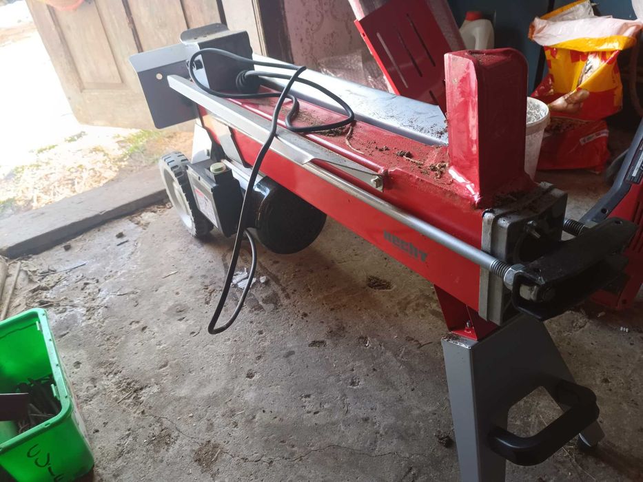 Despicător bușteni, presiune 7t