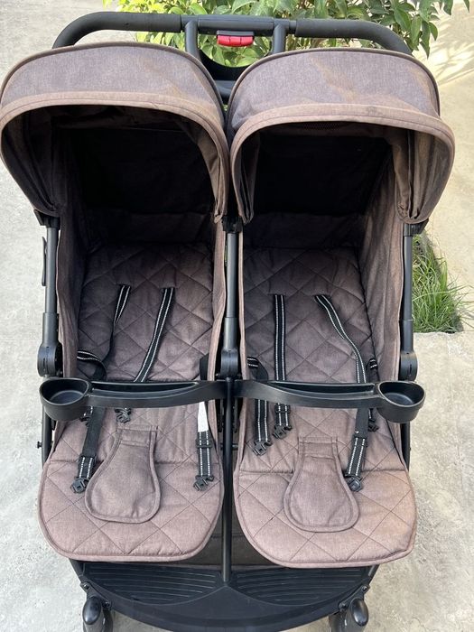 Коляска сотилади, эгизаклар учун