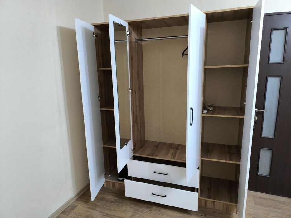 Продам шкаф для спальни новый,