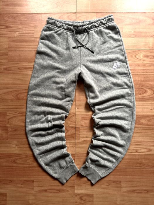 Pantaloni pants joggers sweats tapered cuffed Nike classic grey cotton