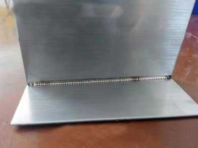 Ручной лазерный сварочный аппарат мощностью 1500 Вт