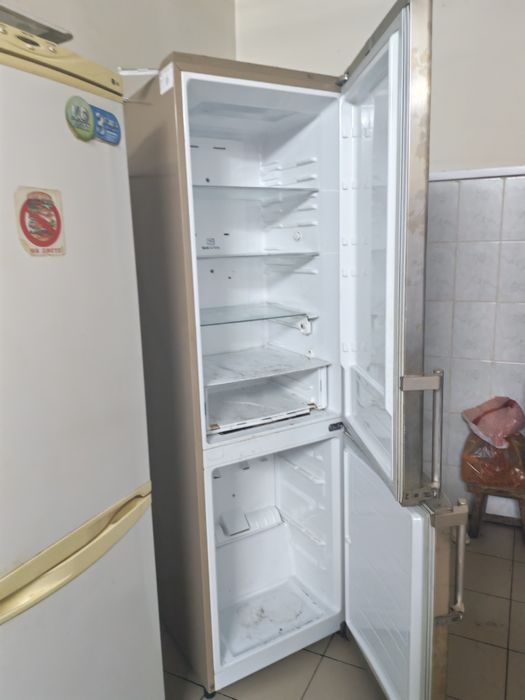 Продаётся холодильники 2  по цене 1