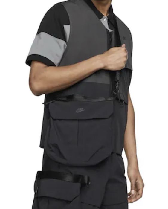 Nike Tech Pack елек, сив-черен