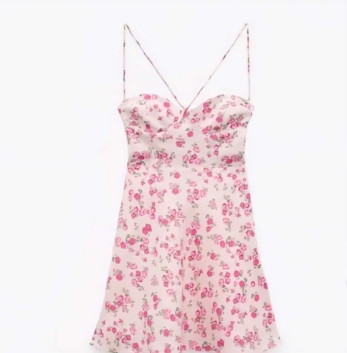 Продавам тази рокля на ZARA от лен в размер С