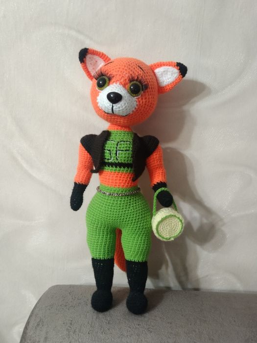 Супер Лиса ( Super Fox).Вязаные игрушки.