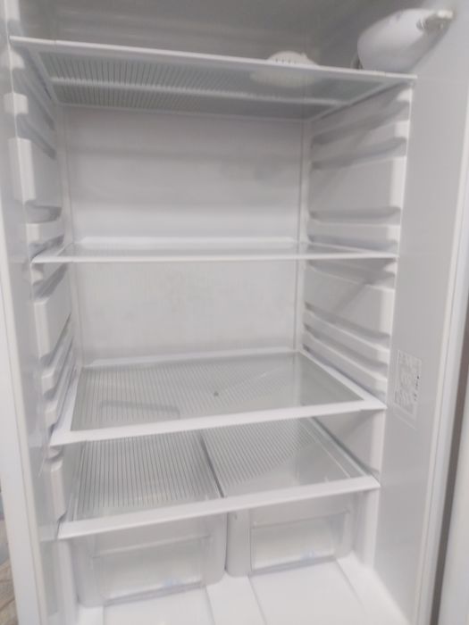 Продам холодильник Indesit