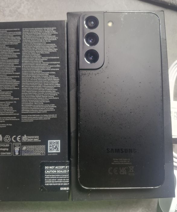 Samsung S22  cu 8Gb RAM și 128Gb memory