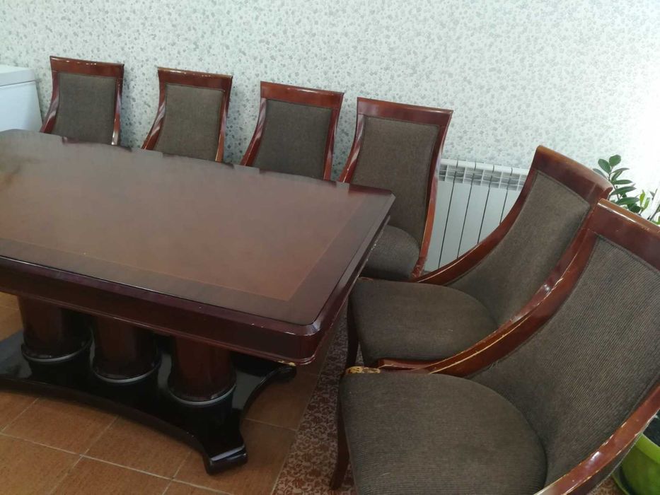 Комплект стол в отличном состоянии