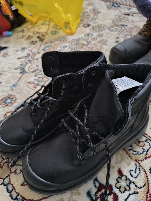 Продам рабочие ботинки