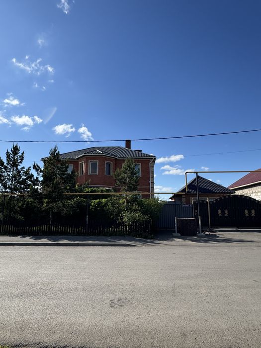 Продам коттедж в Талапкере