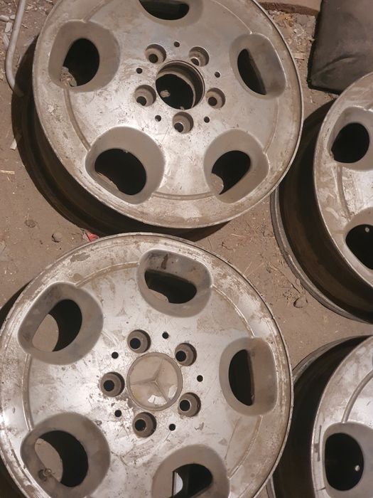 Легкосплавные диски от мерседеса  15 ие