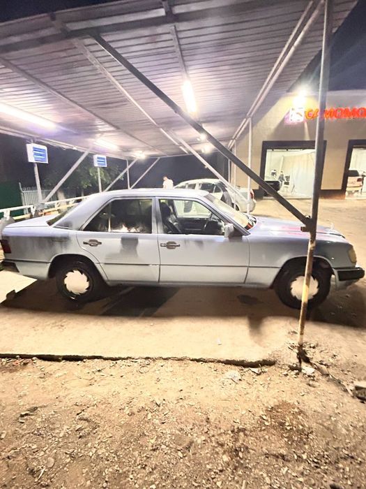 Мерс 124 E 260  автомат