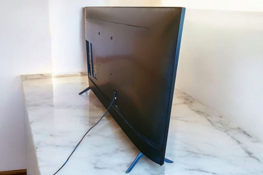 Телевизор ( КАТО НОВ)  -  Samsung 50 ИНЧА - Smart - 4K - Ultra -  HD !