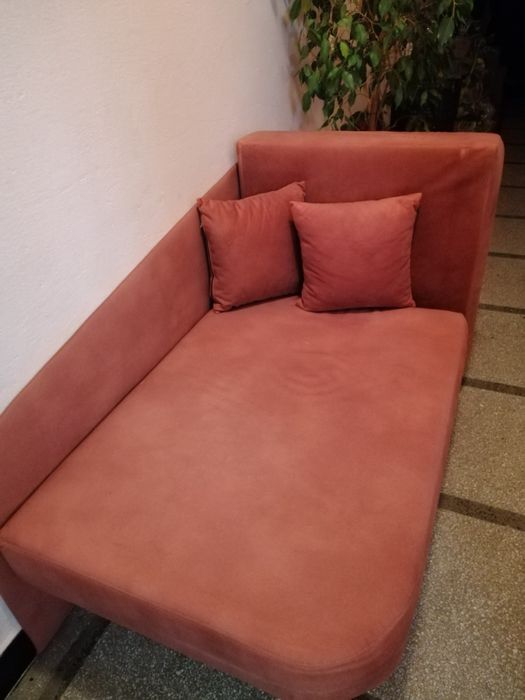 Разтегатено канапе