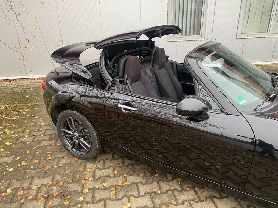 Mazda Mx-5 Miata model NC hardtop-electric