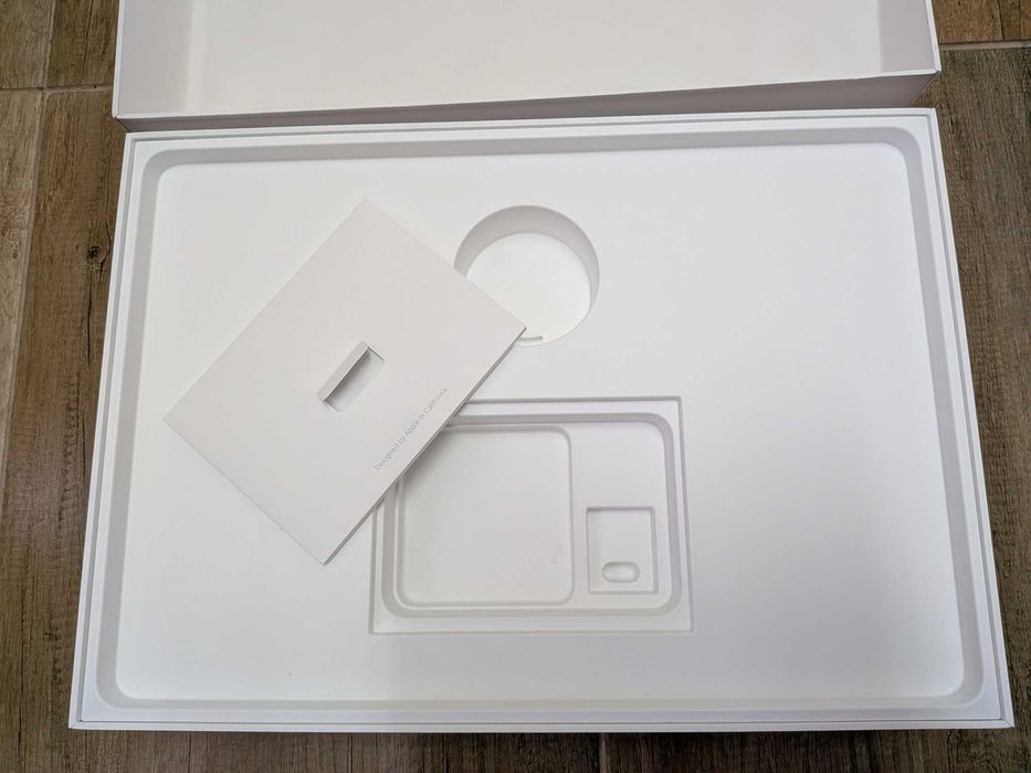 Кутия на MacBook Pro