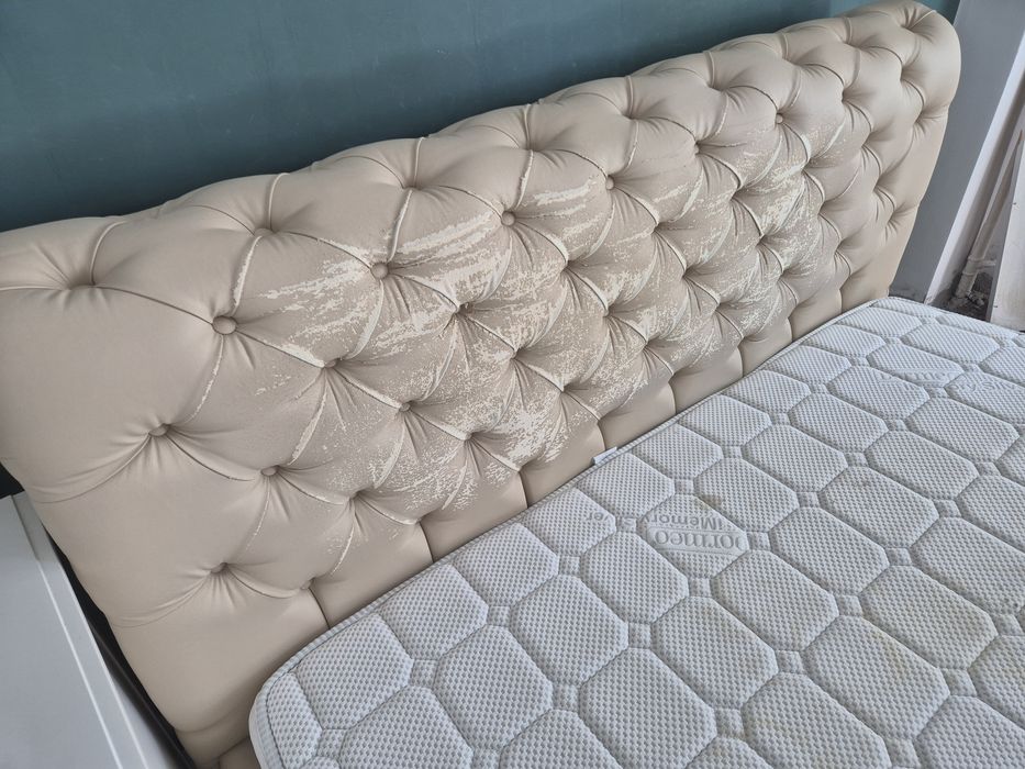 Pat matrimonial cu ladă depozitare + saltea Dormeo inclusă