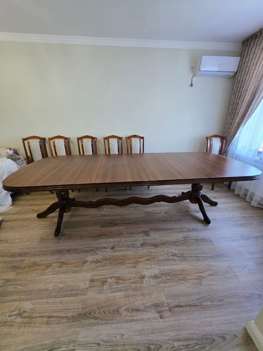 Стол длина 3,5 ,в собранном виде 3 м