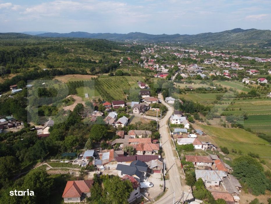 Casa de vacanta, de vanzare, cu 4 camere, 165 mp, zona Vulcana Pandele