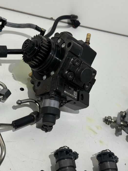 Комплект горивна система гнп gnp GNP  Bosch 2.0 dCi дюзи помпа рейка Renault Nissan 0445010404
