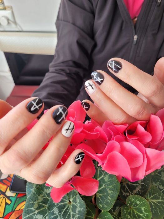 Unghii gel - Manichiura semipermanenta si clasica - sector 1