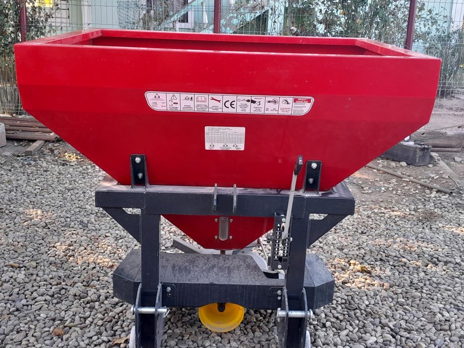 Distribuitoare  azot noi 600 kg