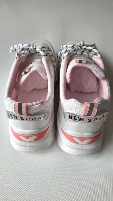 Adidasi dama  FASHION, noi!