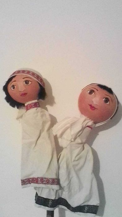 Театрален декор и кукли-герои