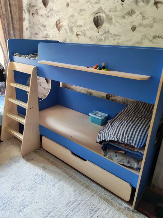 Продается двухярусная кровать