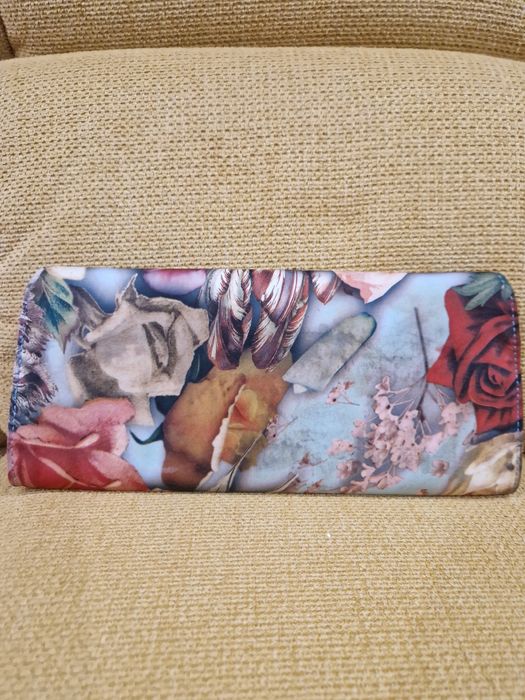 Клъч на Ted Baker