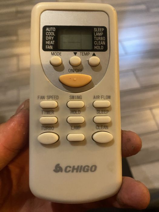 кондиционер работает