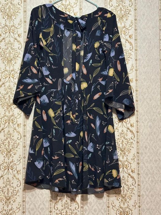 Продам нарядные платья на девочку