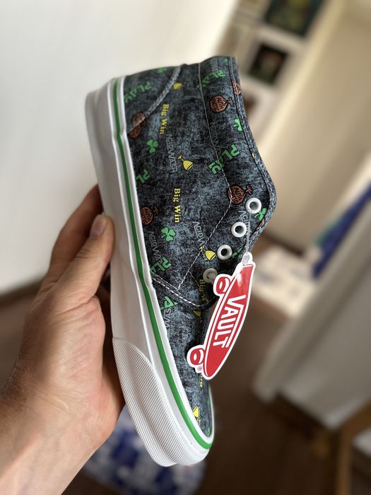 Vând bascheți VANS